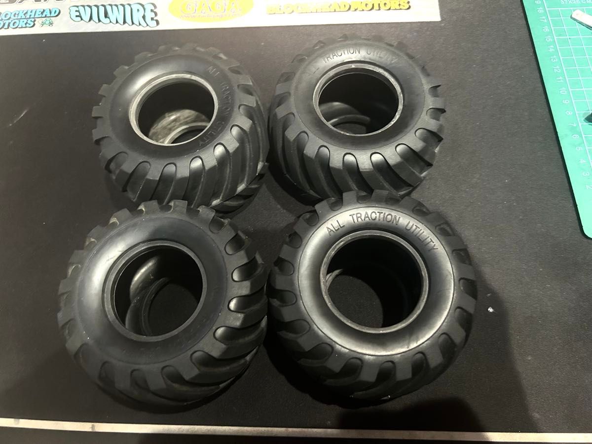 最終値下 タミヤ WR-02 タイヤ4本 リアホイール2本セット／ワイルド