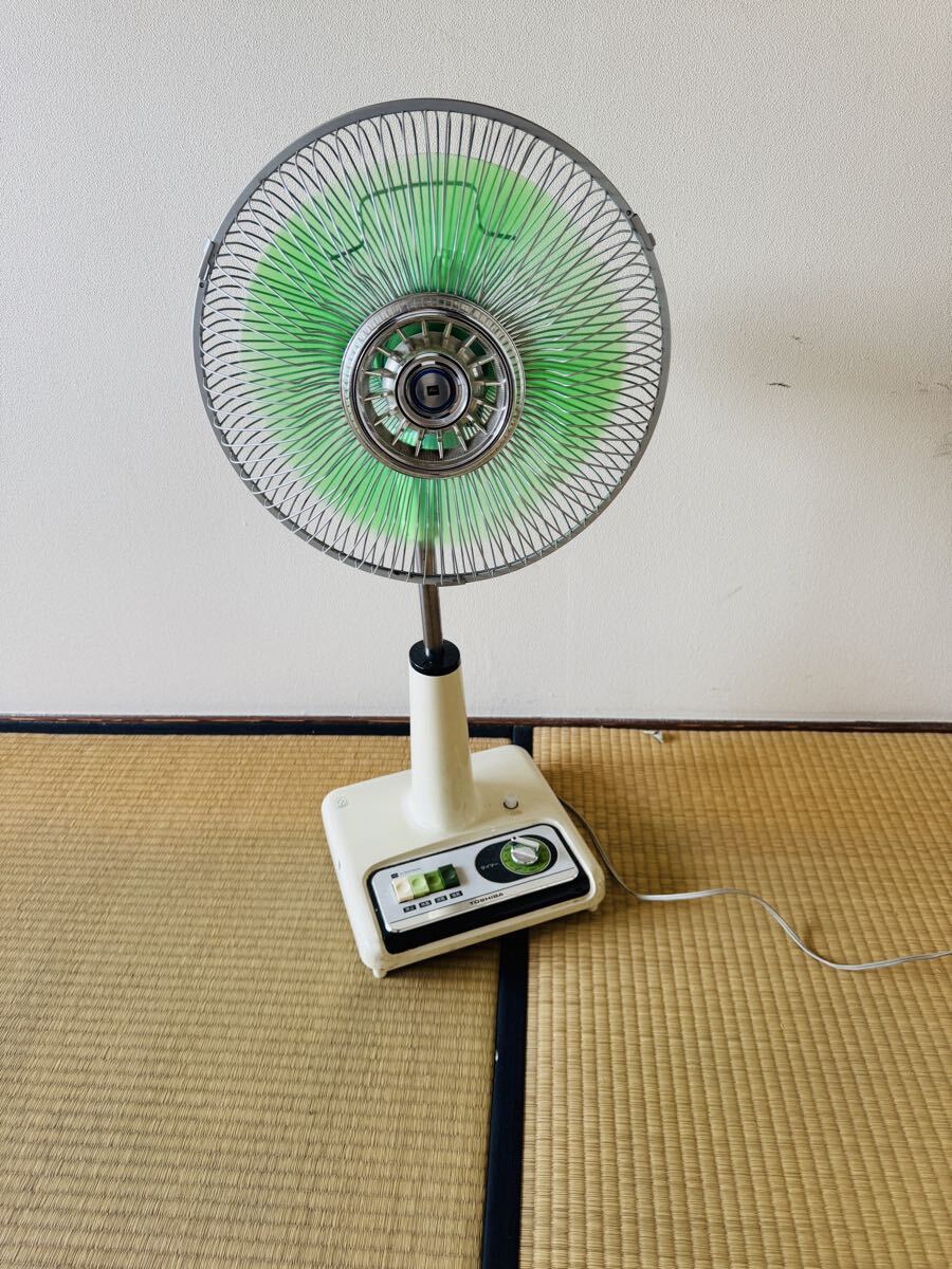 TOSHIBA昭和レトロ扇風機 4枚羽 動作品 レア 当時物 リビング 30cm