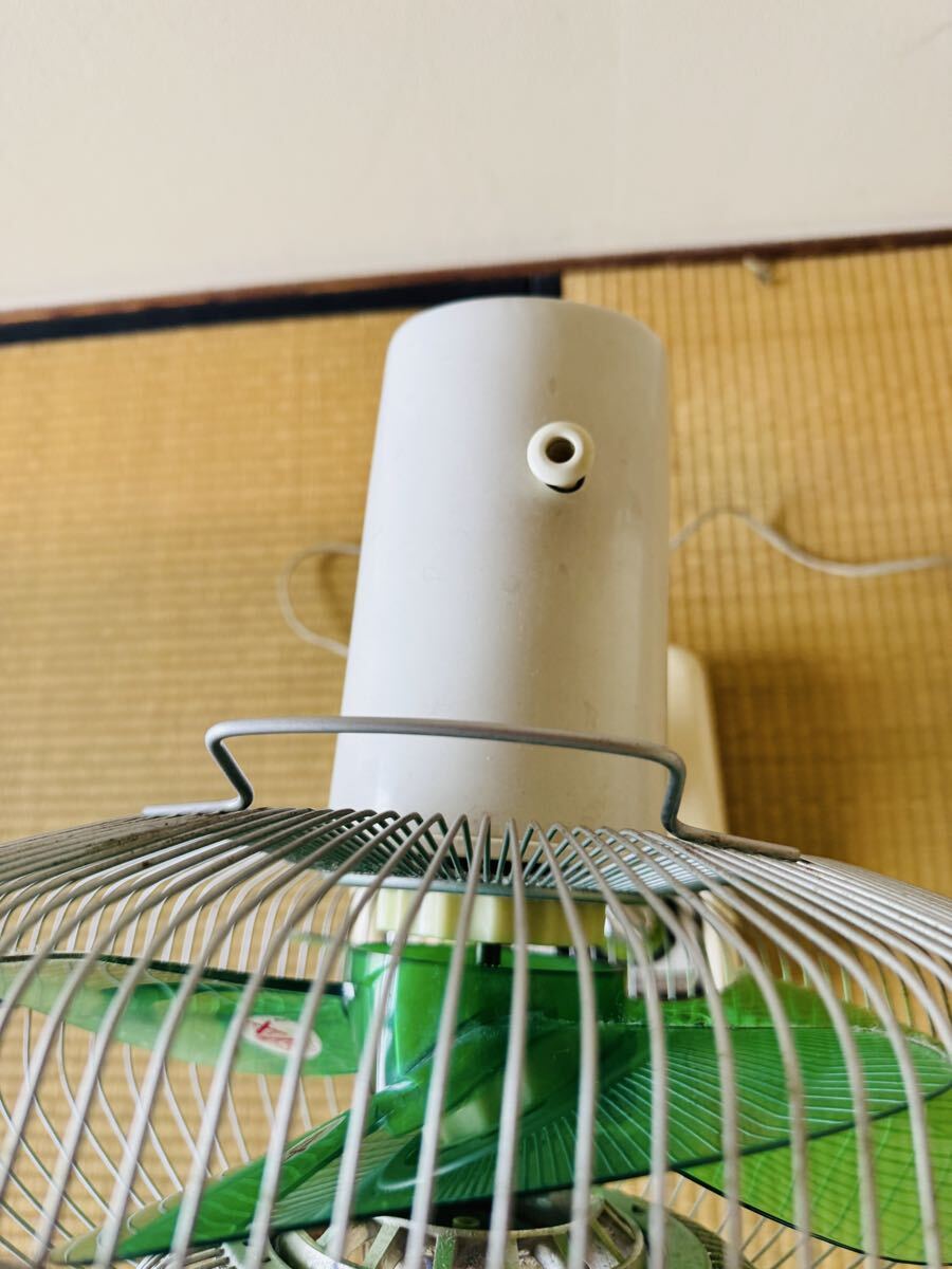 TOSHIBA昭和レトロ扇風機 4枚羽 動作品 レア 当時物 リビング 30cm