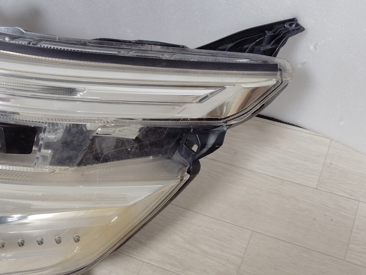 エスクァイア 80前期 ブラックテーラード ヘッドライト 右 傷有り