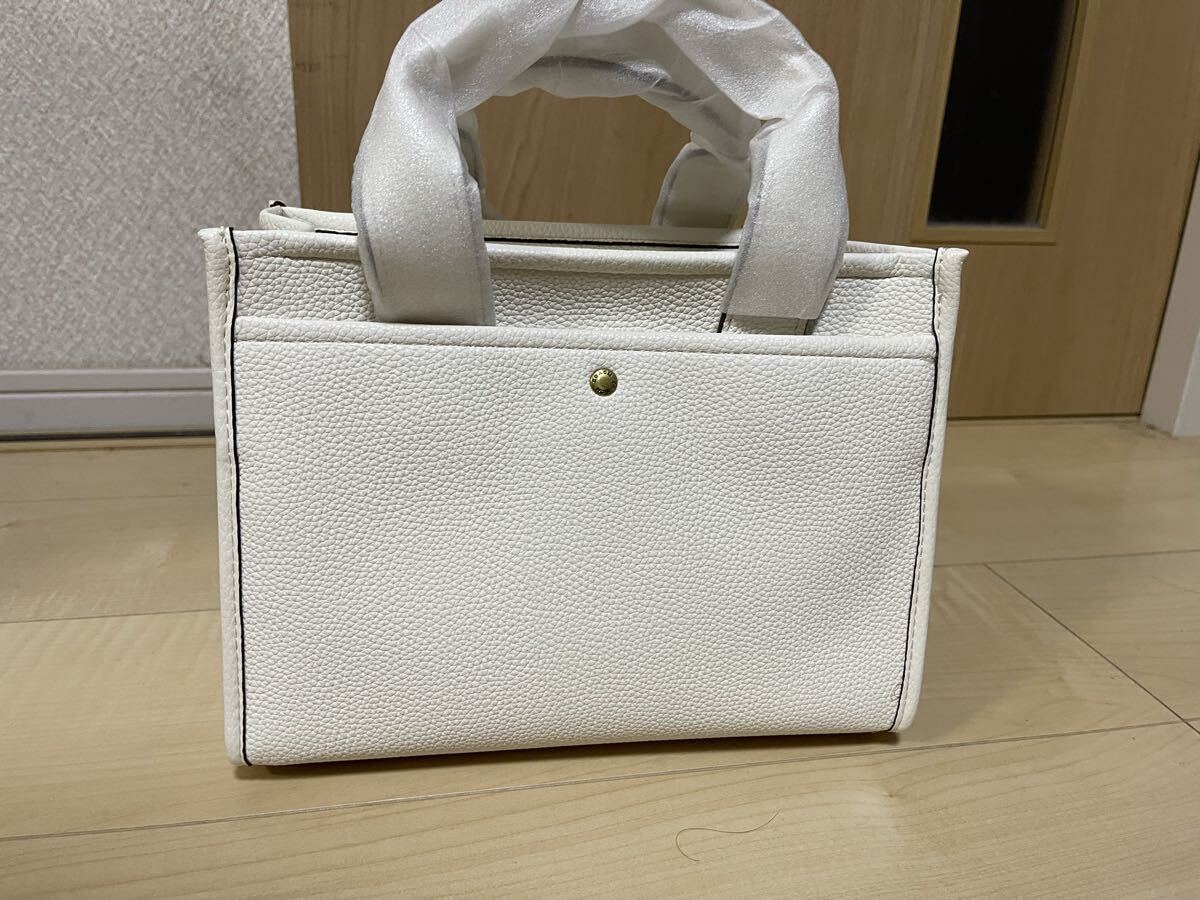 COACH コーチ カーゴ トート26 レザ ホワイト めるるさん着用モデル