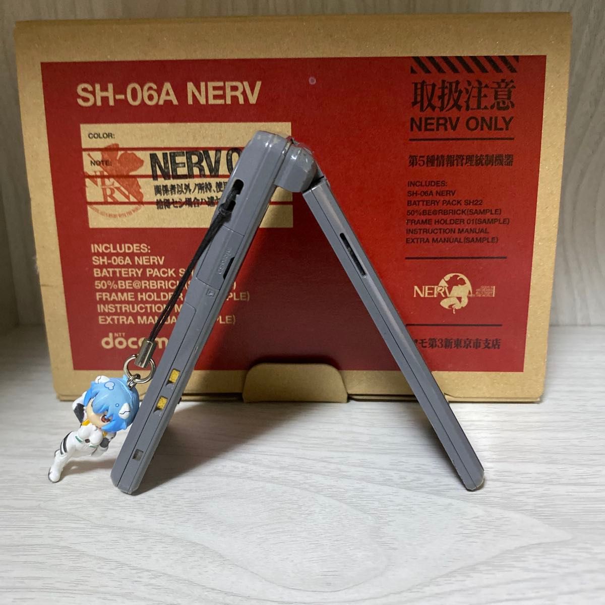 エヴァンゲリオン携帯SH-06A NERV 本体 付属品 ガラケー｜Yahoo!フリマ