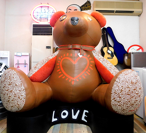 Yahoo!オークション - 展示品 COACH×Keith Haring 巨大テディベア レ