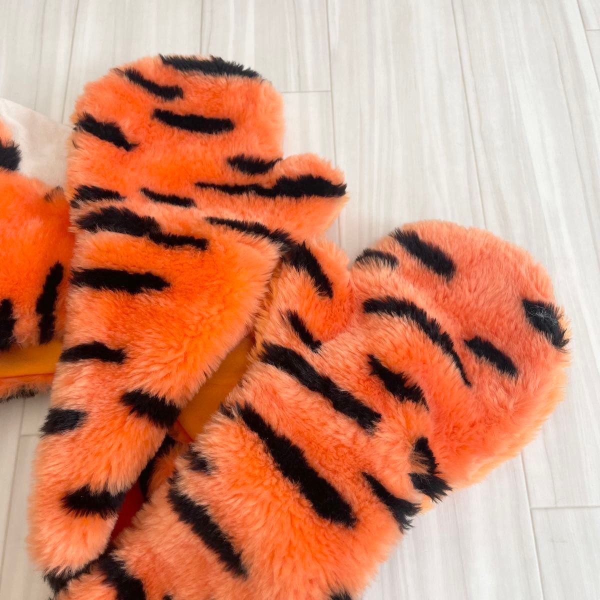 ディズニー ティガー マフラーキャップ ファンキャップ 被り物 手袋