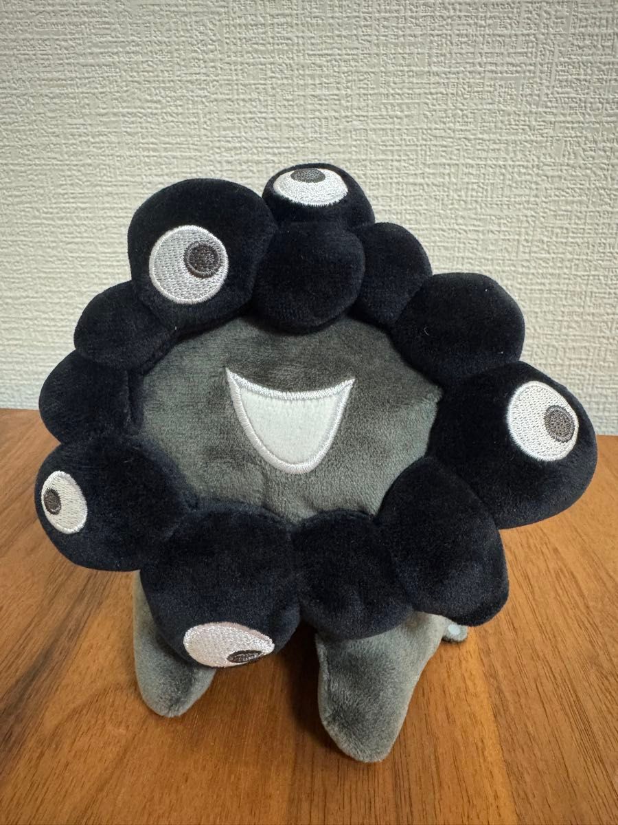 新品・未使用】EXPO2025 万博 ミャクミャク 這型ぬいぐるみ 黒 Sサイズ