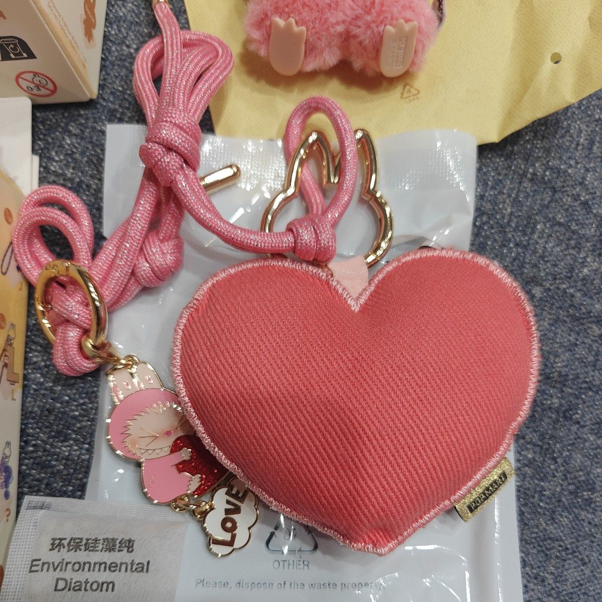 PIN FOR LOVE イニシャル ラブブ シークレット ハート ラブブ LABUBU