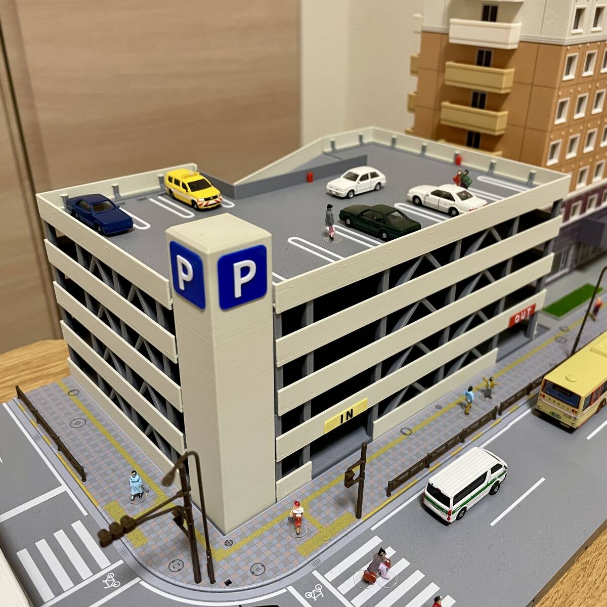 Nゲージ 立体駐車場 ストラクチャー（組立キット）模型｜Yahoo!フリマ