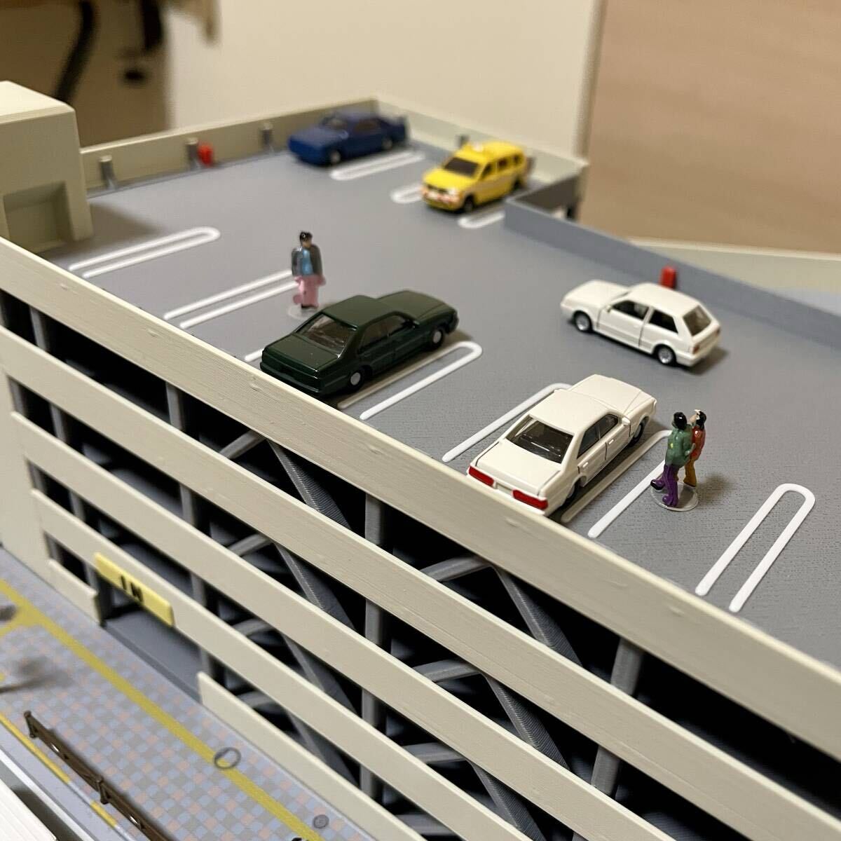Nゲージ 立体駐車場 ストラクチャー（組立キット）模型 1｜Yahoo