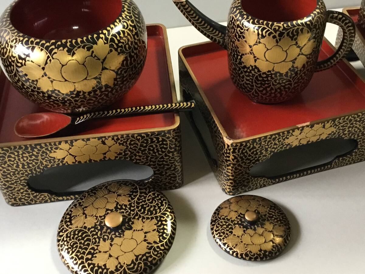 古い雛道具◇極上唐草 / 御膳部揃◇蒔絵 木製 雛人形 ままごと 骨董