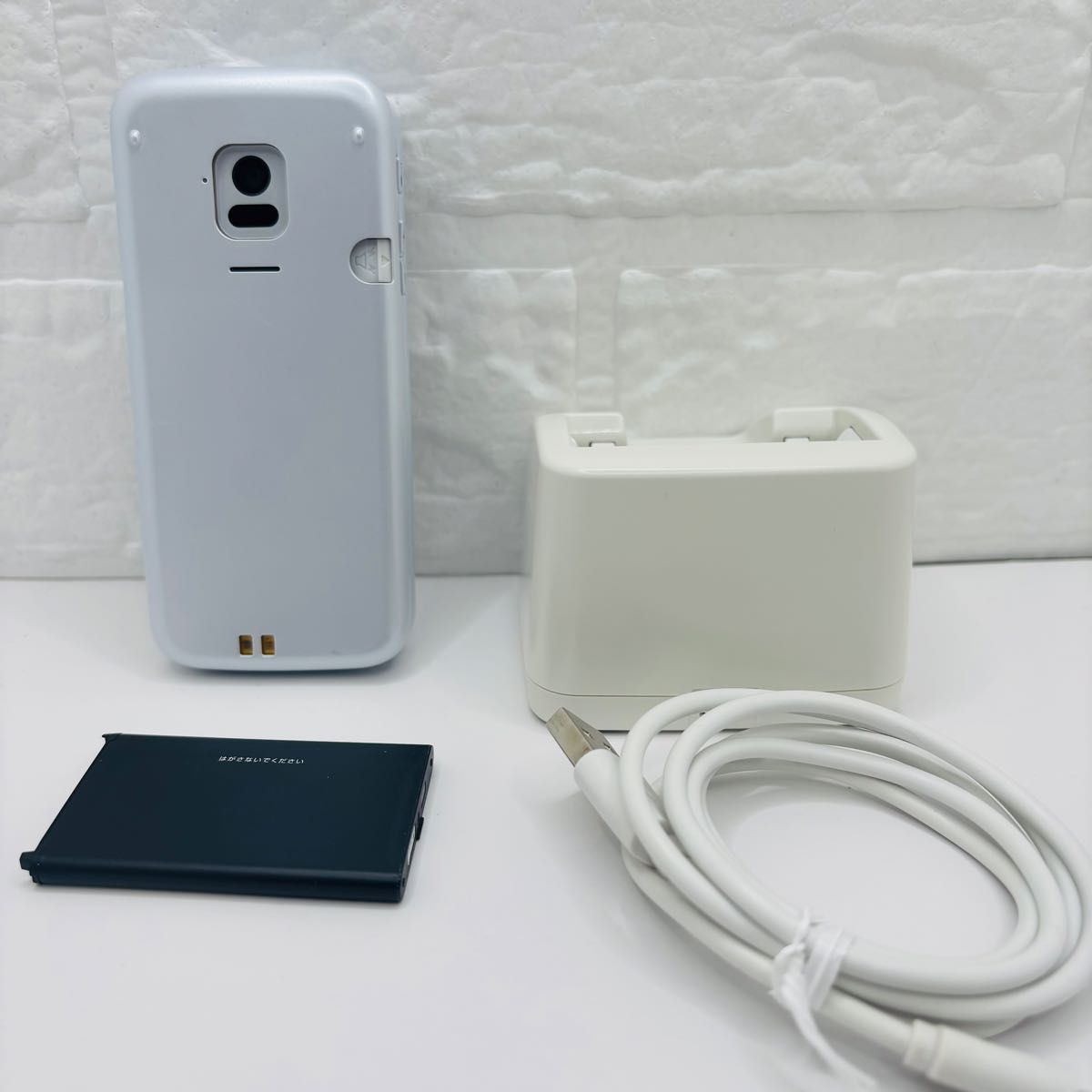 らくらくホン F-01M ドコモ ガラケー ホワイト 卓上ホルダ｜Yahoo