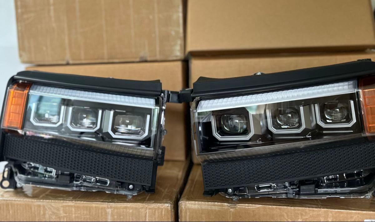 ランクル250 三眼プロジェクター式 角目 ヘッドライト VX対応 左右