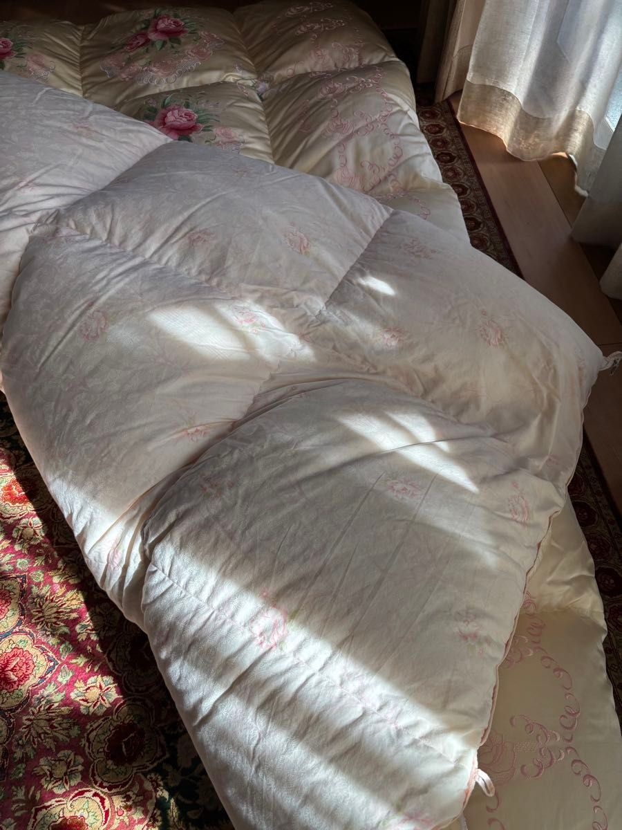 丸八真綿 シングル ソワリー羽毛布団1 5kgと肌掛け布団1 0kg セットで