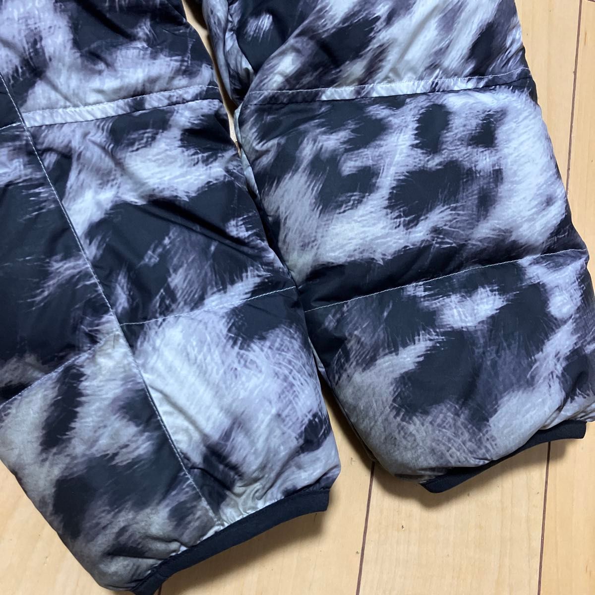 NIKE ナイキ フード付きダウンジャケット 総柄 白黒 XLサイズ｜Yahoo