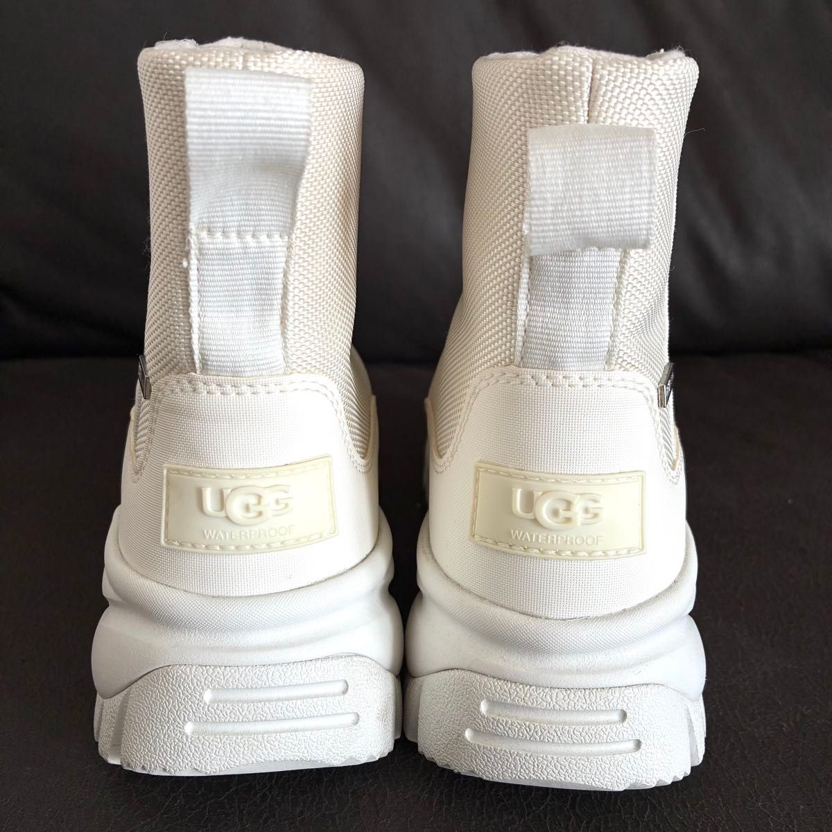 未使用級 UGG アグ 防水ブーツ Yose Zip レディース 白 厚底 23 0