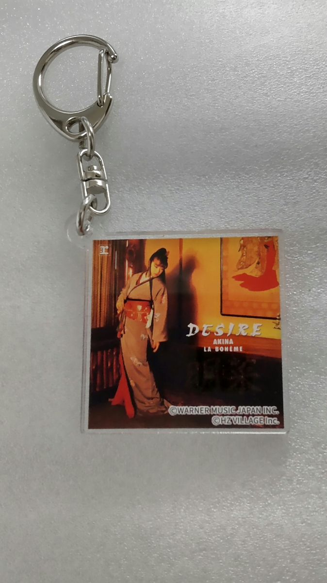中森明菜 DESIREジャケット風アクリルキーホルダー キーホルダー