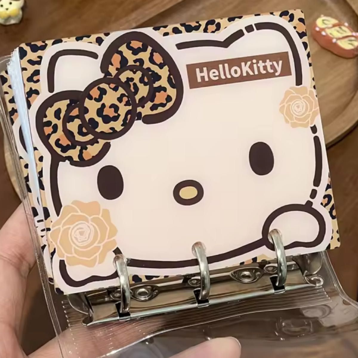 ハローキティ ヒョウ柄 ミニバインダー アクリル シャカシャカ シール