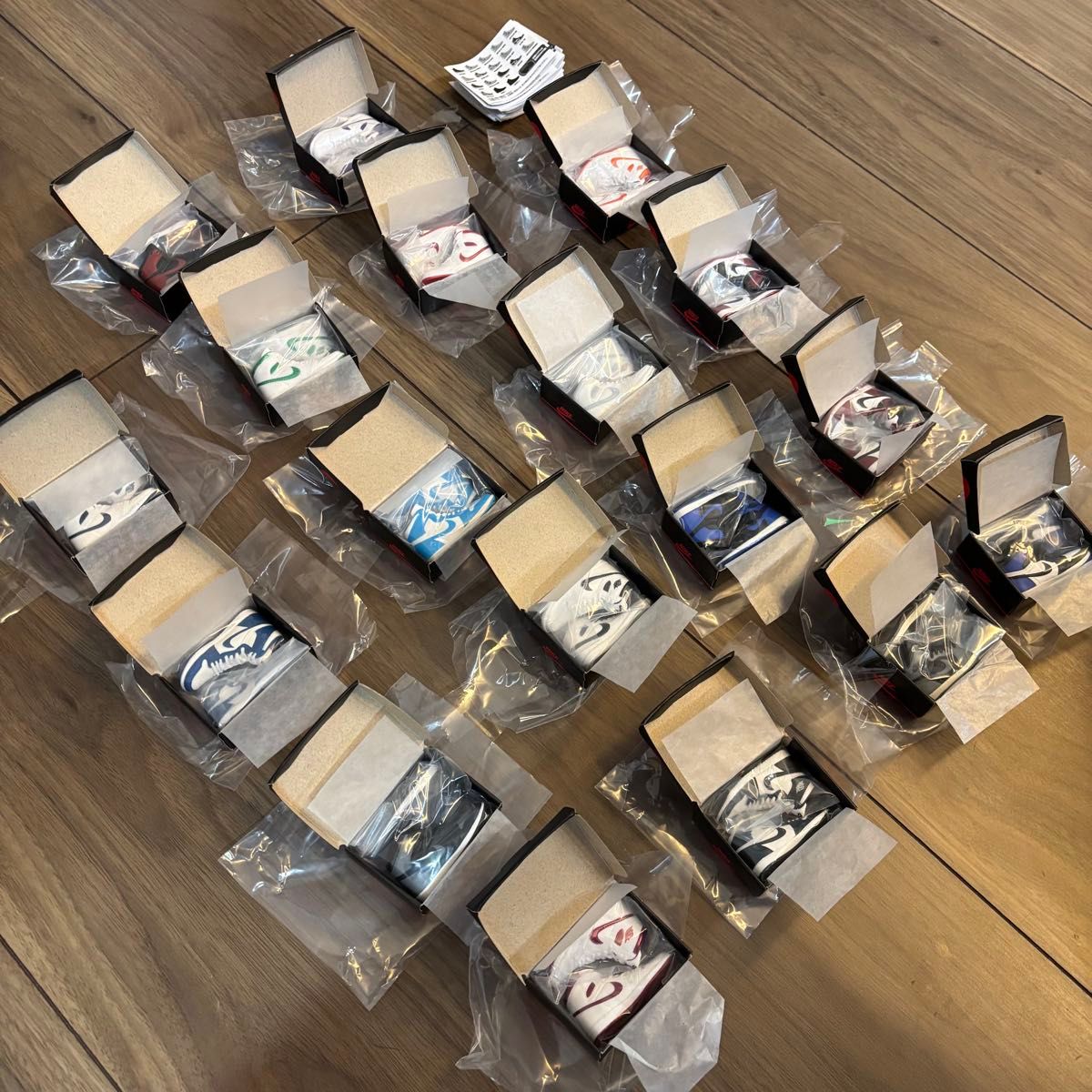 ナイキ エアジョーダン1 ガチャ 全種類18個セット シークレット