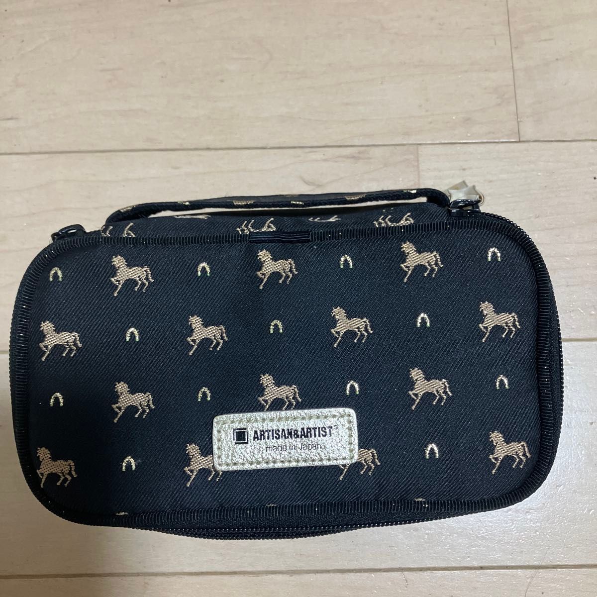 アルティザン アーティスト 馬柄ポーチ｜Yahoo!フリマ（旧PayPayフリマ）