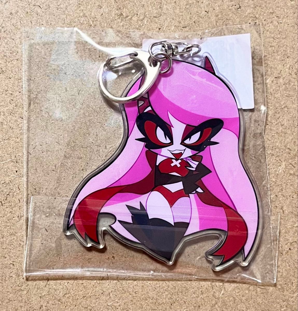 正規品•最安値】ハズビンホテル アラスター バレンタイン キーチェーン