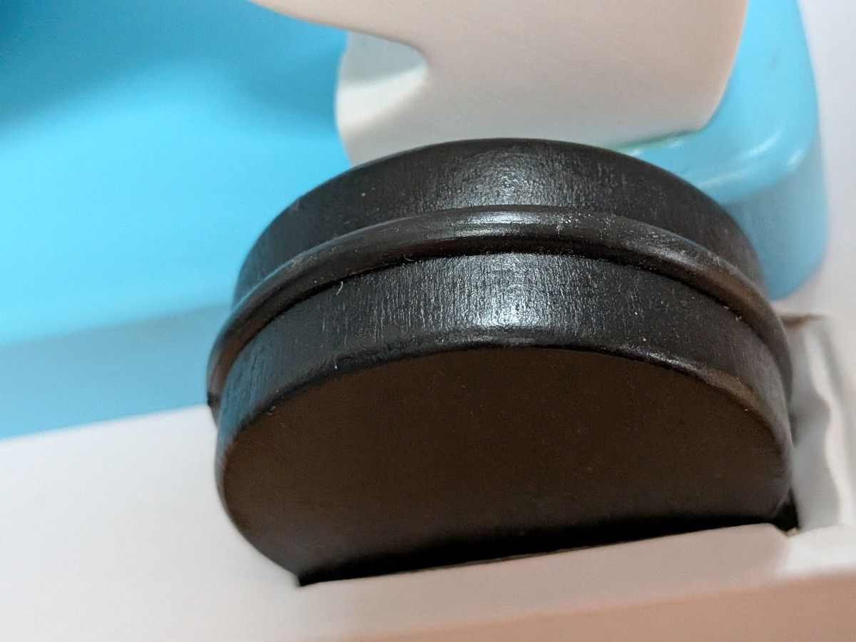 新品オルセー美術館のポンポン 木製おもちゃ シロクマ パリ お土産