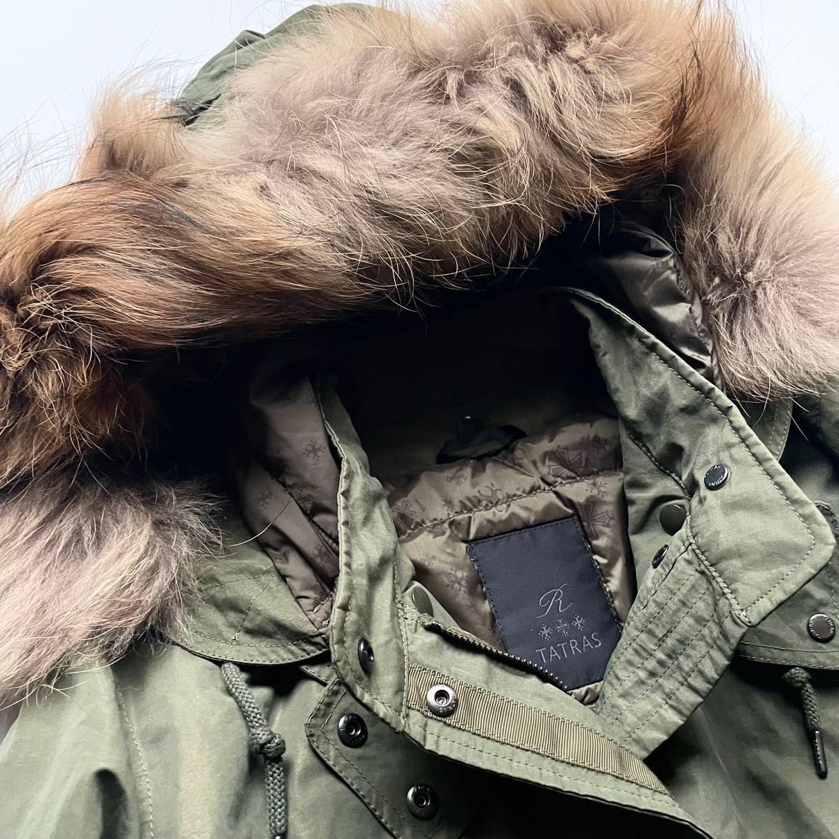 TATRAS Rライン GAMBIA LTK20A4209 ラクーンファー 着脱フード ダウン