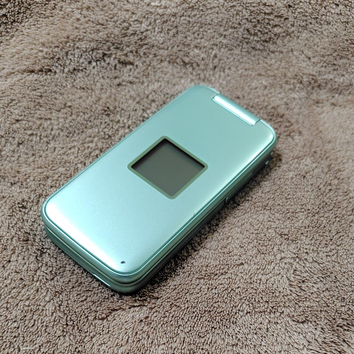 docomo らくらくホン F-02J グリーン｜Yahoo!フリマ（旧PayPayフリマ）