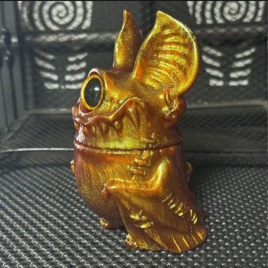 カゲマルデザイン アイビー アイバットビースト ソフビ ハチミツ 金