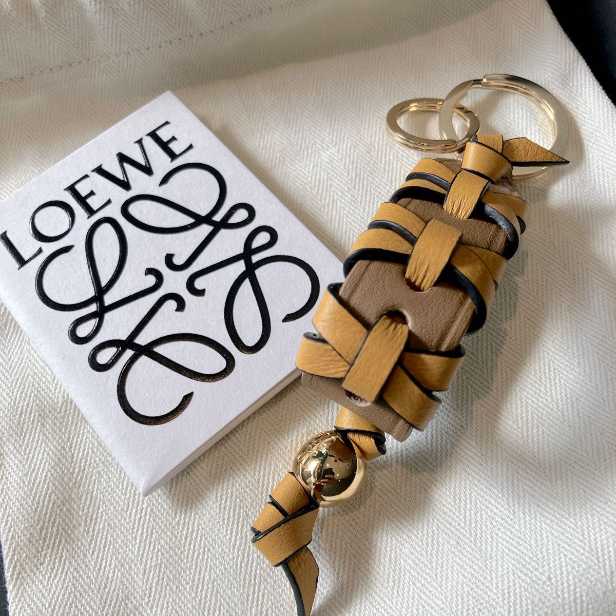 正規品 新品未使用 LOEWE クロスブレイデッドキーリング レザー ロエベ