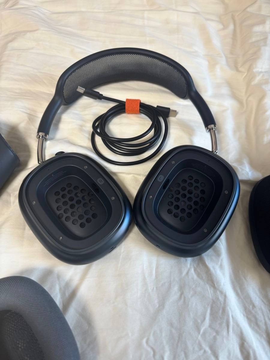 typeCAirPodsMaxミッドナイトModel第二世代 A3184spigenカバー付エア