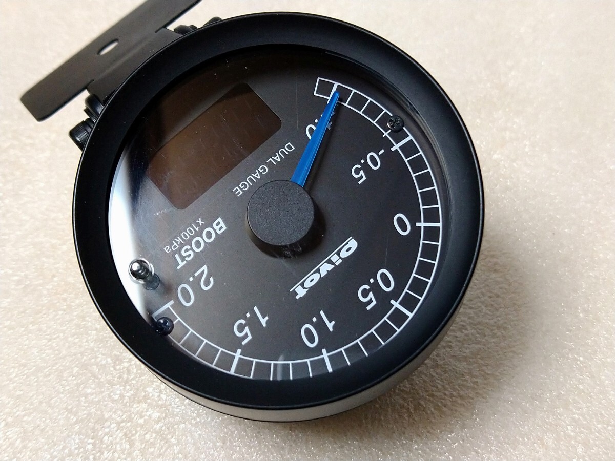 送料無料 PIVOT DXB DUAL GAUGE ブースト計・水温/電圧 デュアルゲージ