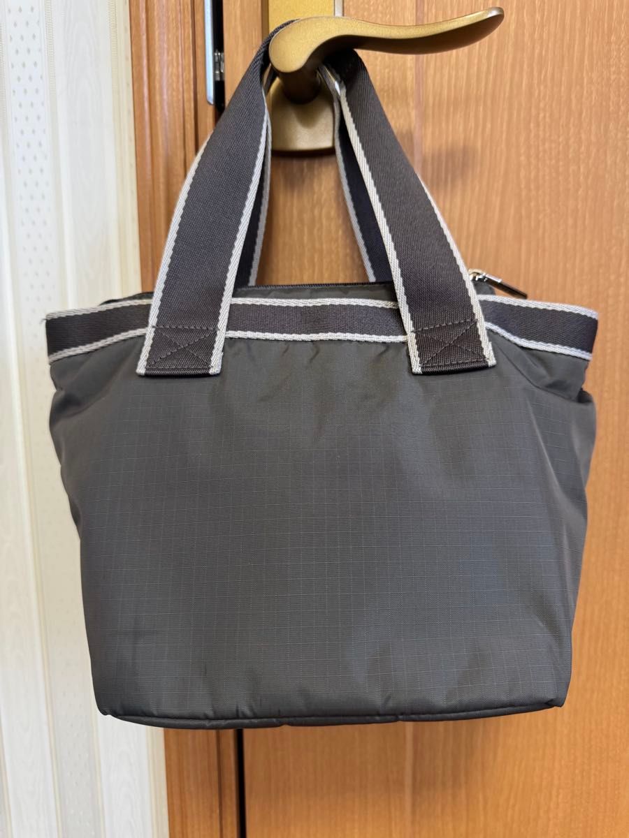 レスポートサックLeSportsacSMALL MANONチャコールシークレット