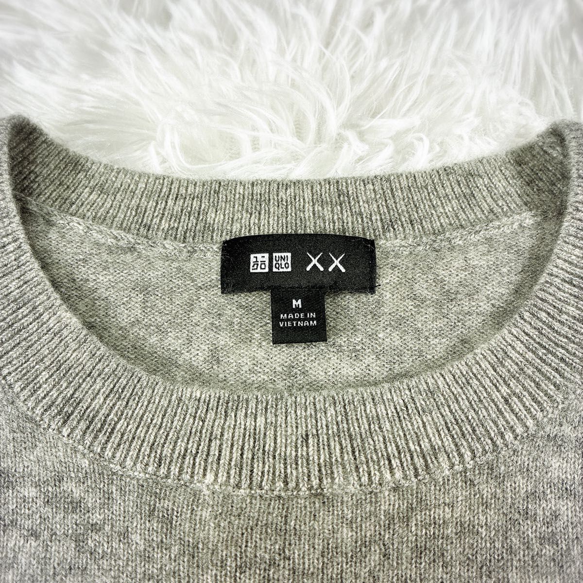 UNIQLO×KAWS ユニクロ×カウズ カシミヤクルーネックセーター グレー M