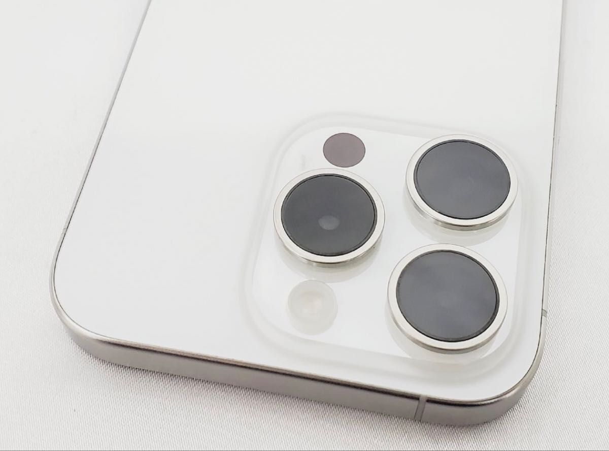 iPhone 15 Pro 256GB ホワイトチタニウム SIMフリー 極美品｜Yahoo