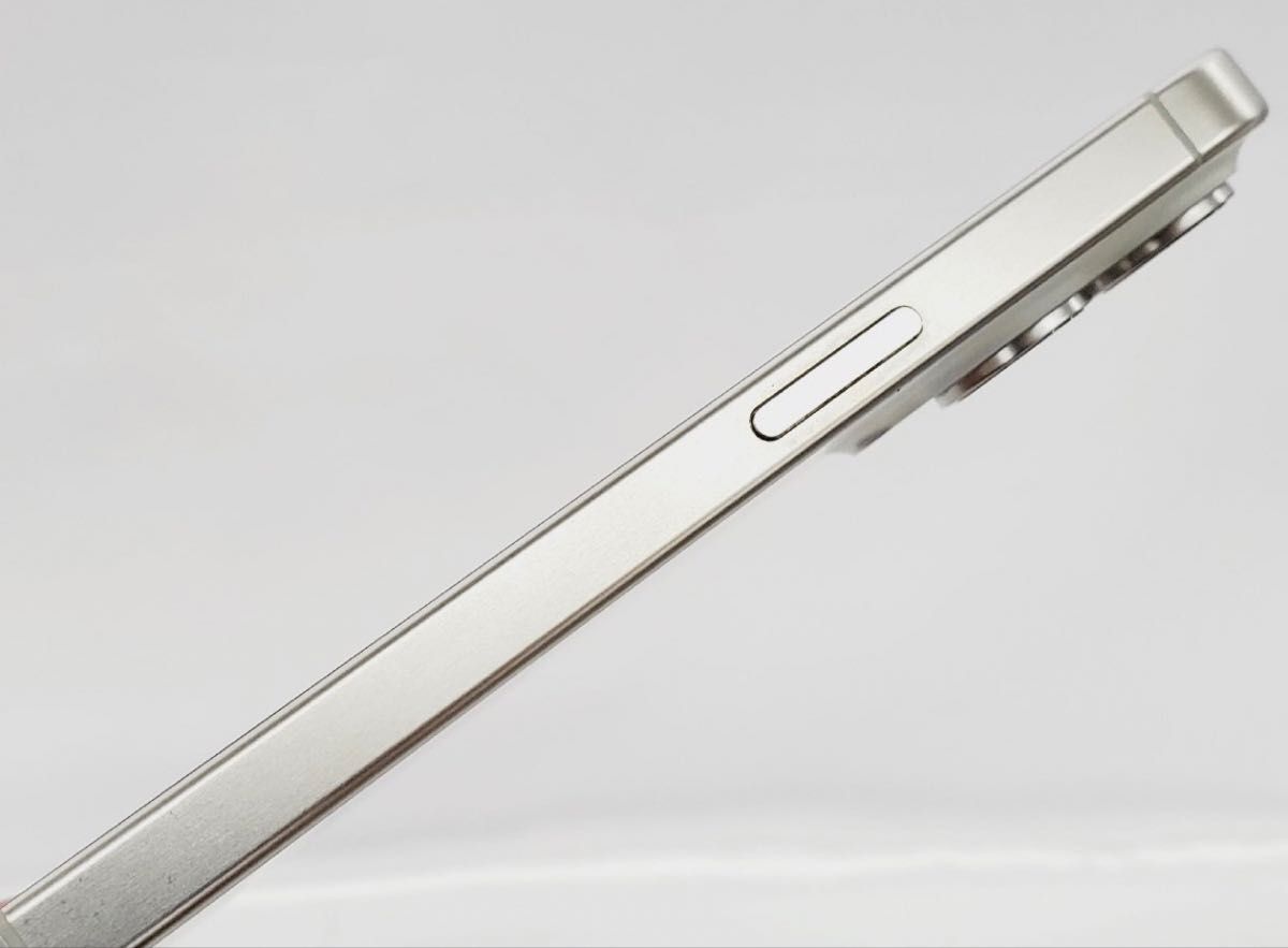 iPhone 15 Pro 256GB ホワイトチタニウム SIMフリー 極美品｜Yahoo