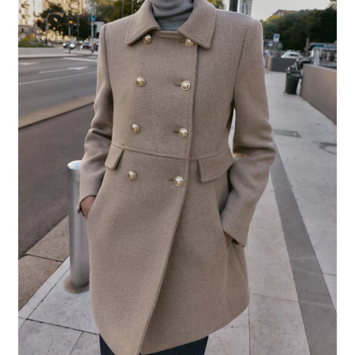 タグ付き新品 ZARAのウール混紡ショート丈ダブルブレストコート S