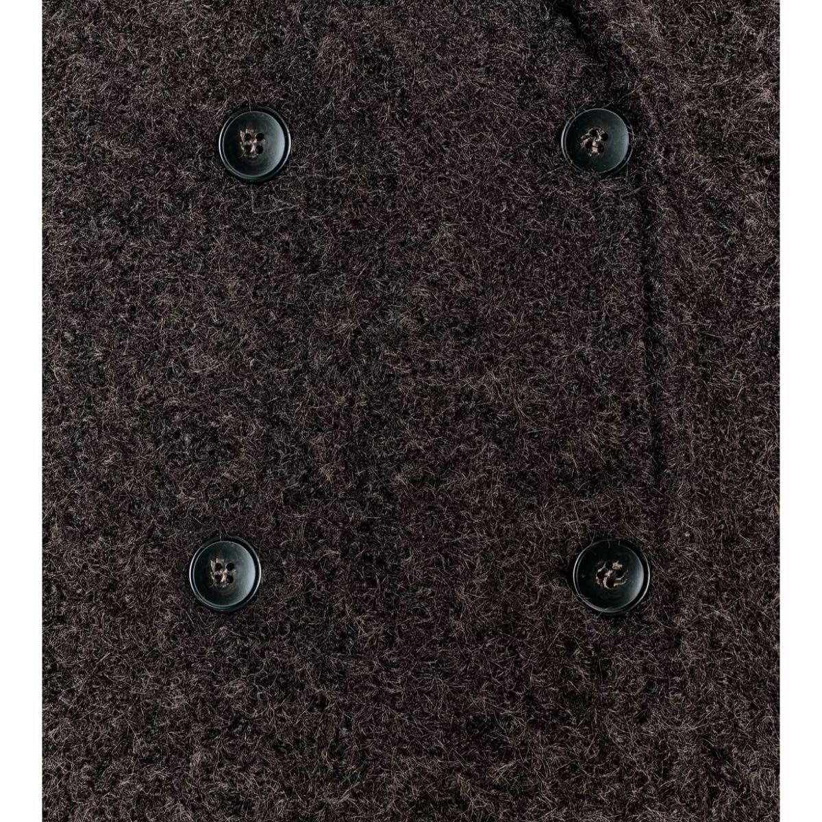 タグ付き新品 ZARAのブークレダブルブレストミディ丈コート Lサイズ