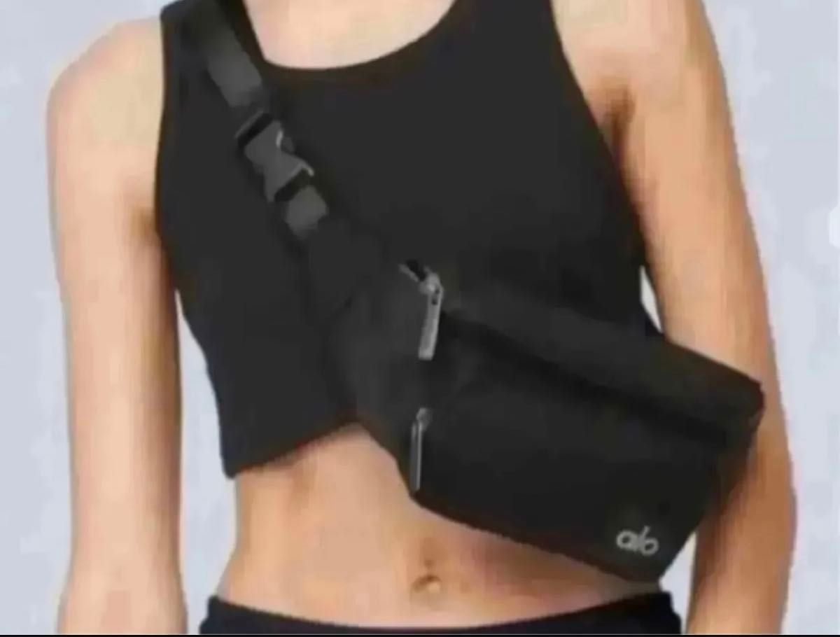 Alo Yoga ボディバッグ ウエストポーチ｜Yahoo!フリマ（旧PayPayフリマ）