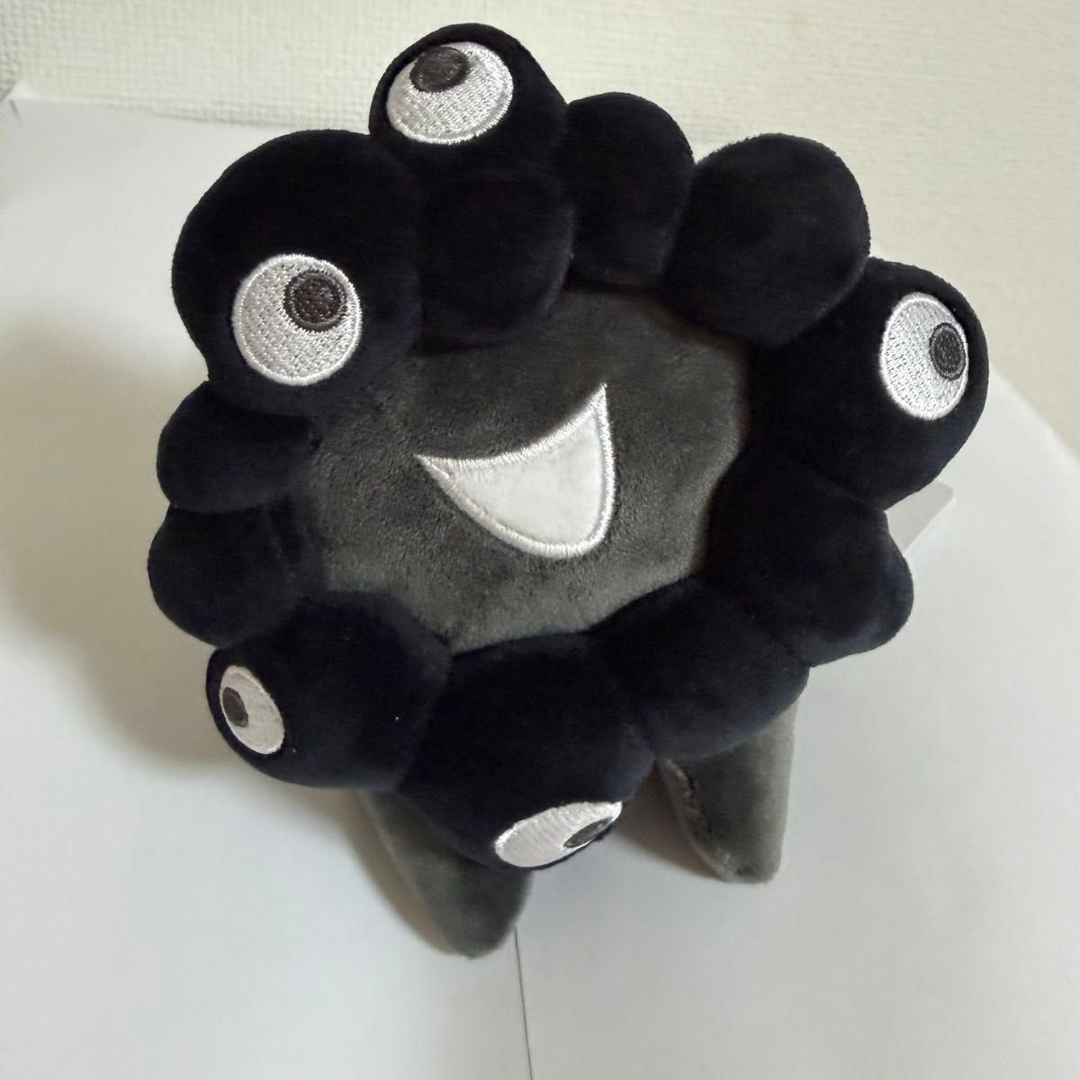 万博 黒ミャクミャク 這型ぬいぐるみ 這い型 ぬいぐるみ ミャクミャク