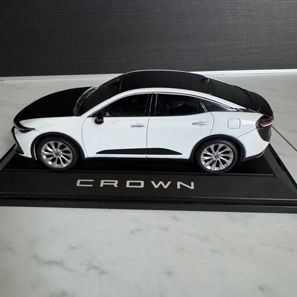 トヨタ クラウン クロスオーバー ミニカー 非売品 TOYOTA 店頭展示用 1