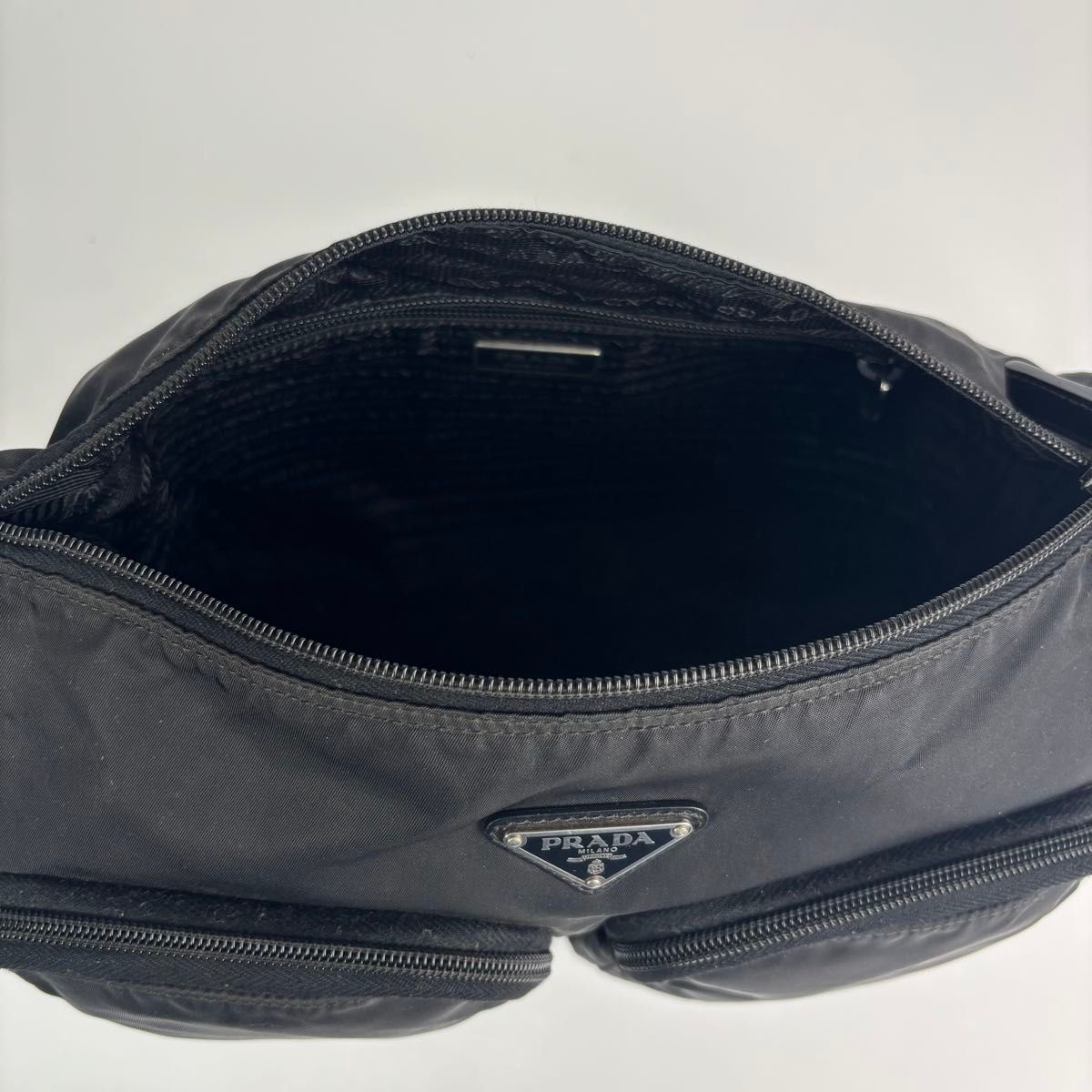 美品 PRADA プラダ ショルダーバッグ 三角ロゴ プレートカメラバッグ
