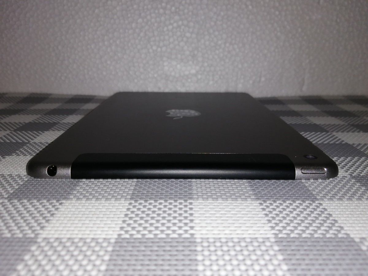 バッテリー86 9％/大容量128GB】Apple iPad mini4（第4世代）【SIM