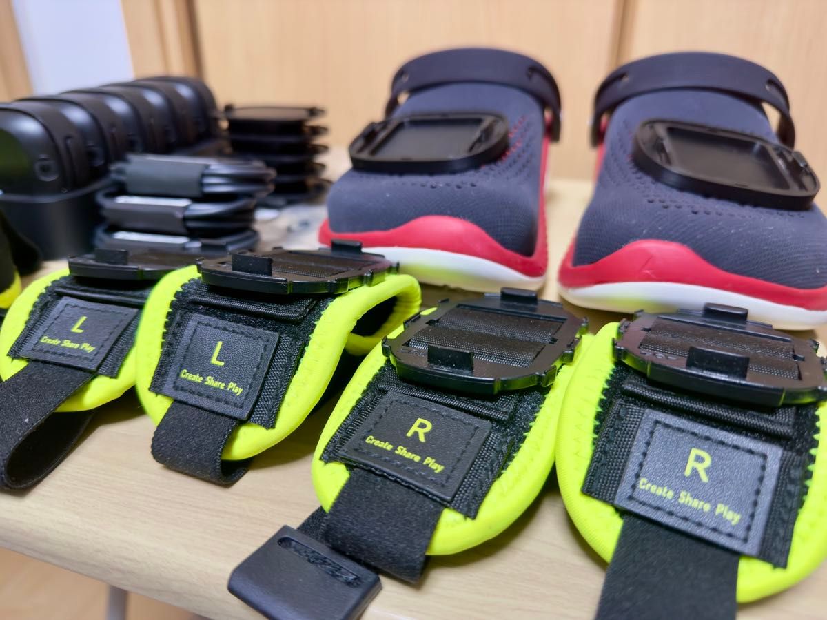 HTC VIVE Ultimate Tracker 5点 +専用充電ドック +各種ベルト