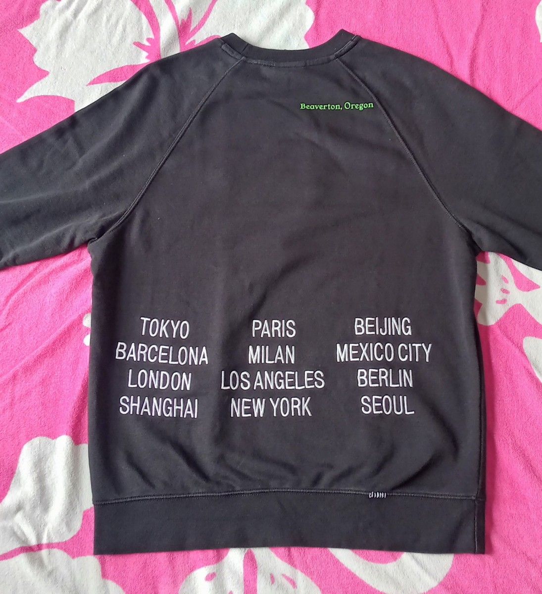 価格相談OK 美品 ナイキ 3連スウッシュロゴ 刺繍 ワールドツアー