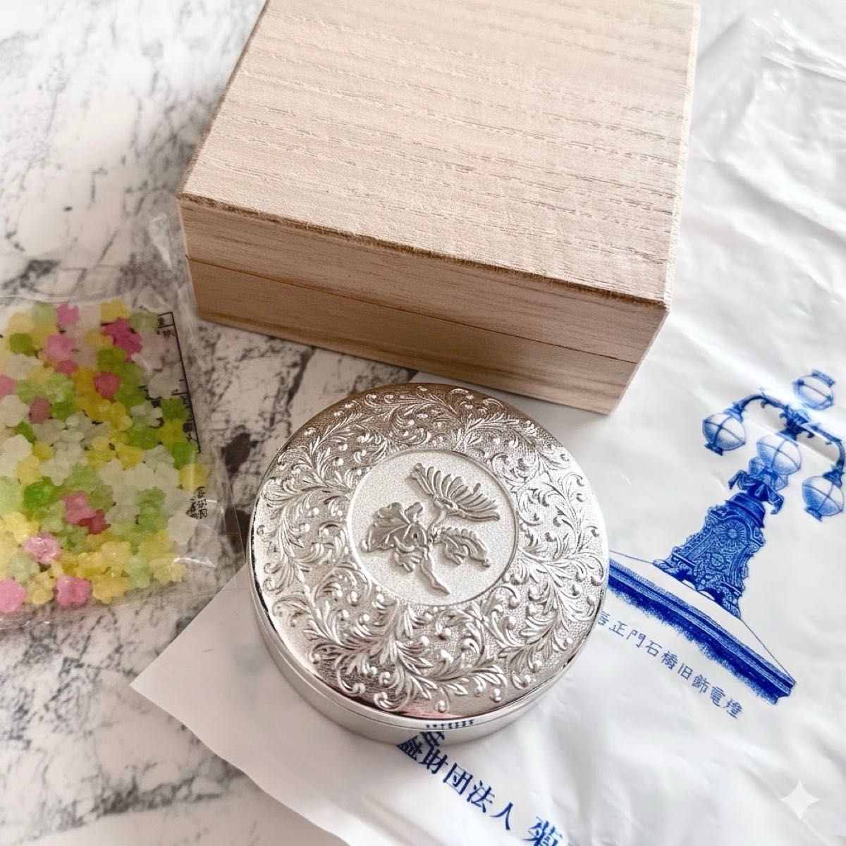 皇居限定 菊葉小箱 ボンボニエール 銀色 シルバー 小物入れ 金平糖入れ