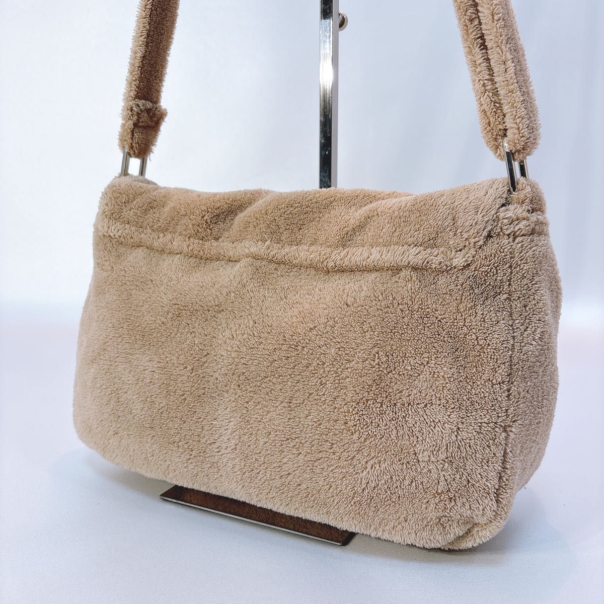 シャネル ノベルティ パイル ショルダーバッグ エナメルロゴ ココ