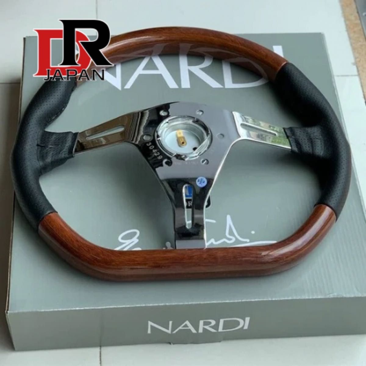未使用 NARDI ナルディ D型 ウッド ステアリング 14インチ 送料無料