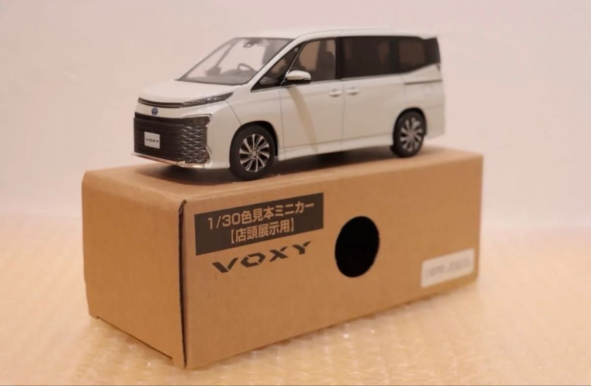 ヴォクシー voxy 90系 カラーサンプルミニカー 非売品 070 ホワイト