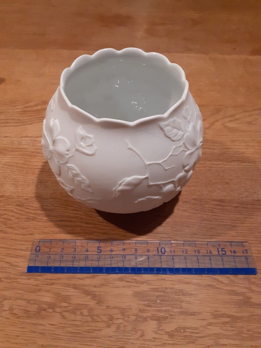 KAISER PORZELLAN カイザーポーセレン 白磁のフラワーベース KAISER