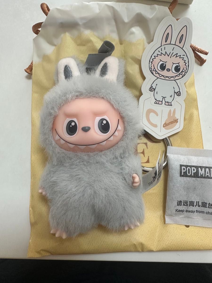 LABUBU PIN FOR LOVE(A-M)イニシャルラブブ 【C】薄グレー｜Yahoo