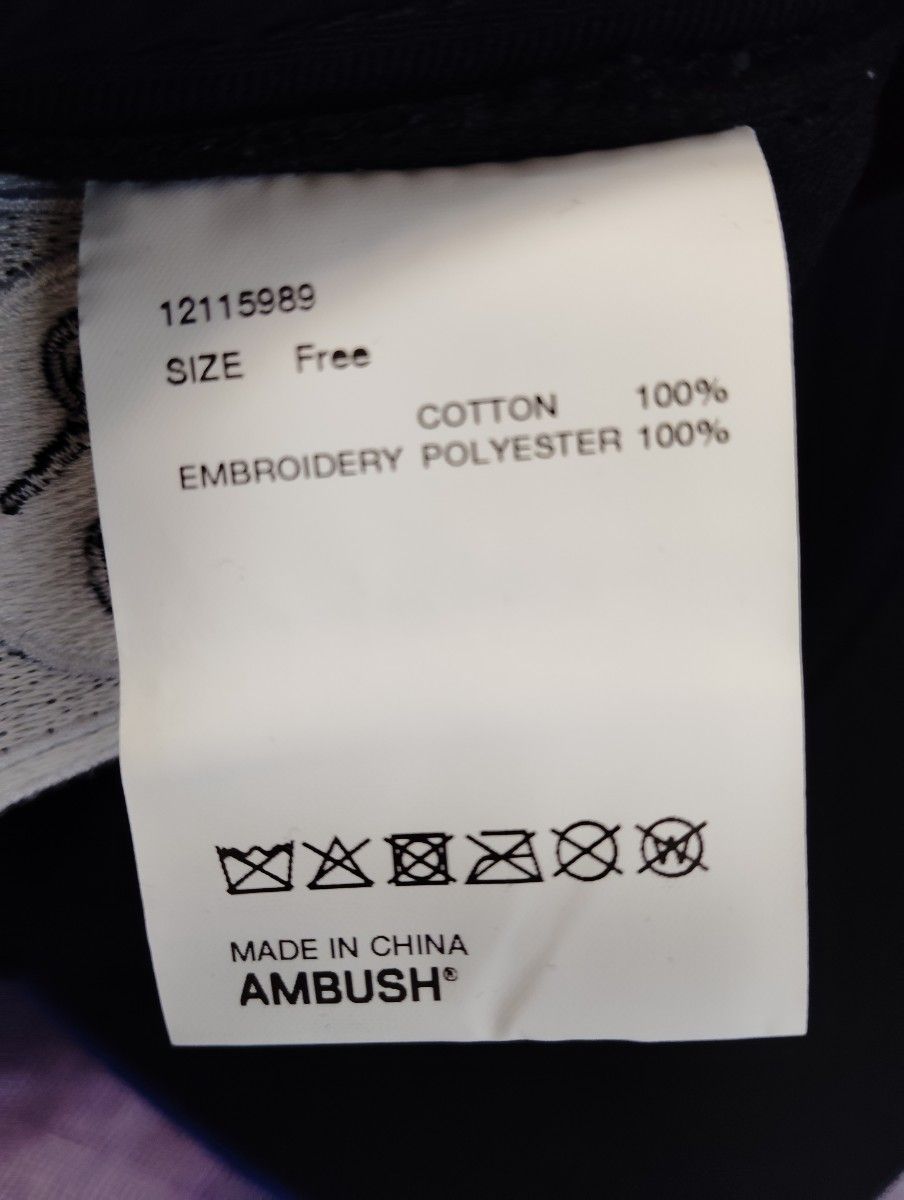 新品AMBUSH（アンブッシュ）】柔らかコットン素材のマルチロゴキャップ